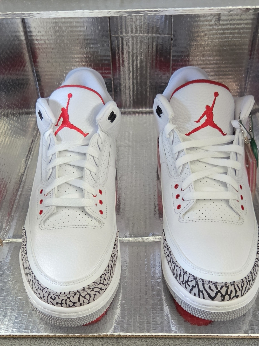 Retro 3 Katrina "Hall Of Fame" 136064 116 💯 Authentic Size 13 W/OG Box 🩶❤️🤍🔥